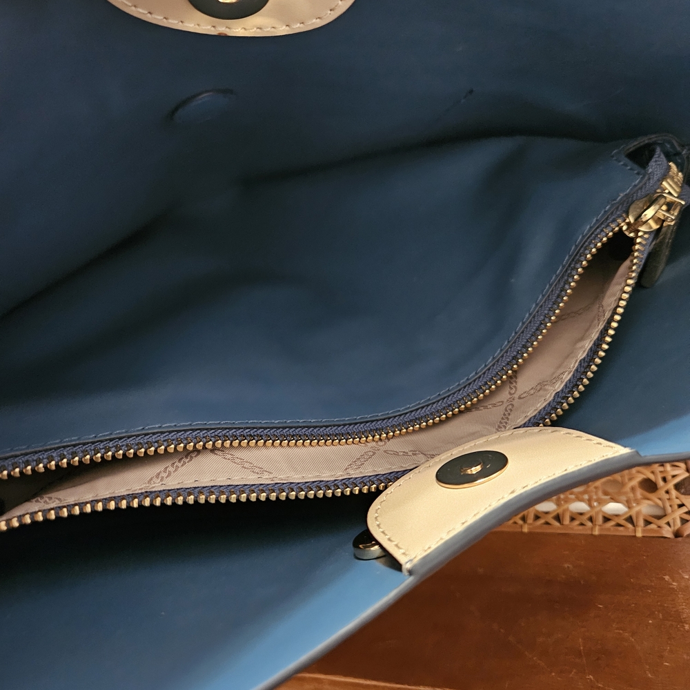Michael Kors Bedford Bucket Bag Blue Tan Like New Classy Elegant Denim - Picture 5 of 9